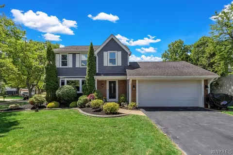 2 Birchwood Cmn, Lancaster, NY 14086