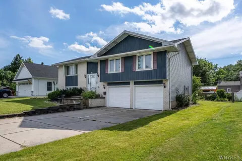 93 Harding Rd, Amherst, NY 14221
