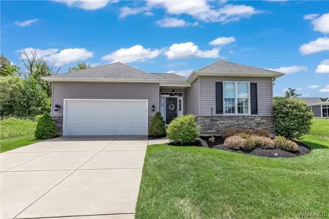 5383 Alderbrook Ln, Clarence, NY 14031