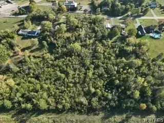 986 Sturgeon Point Rd, Evans, NY 14047