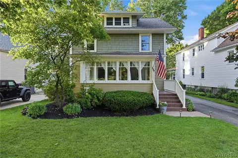 179 Maple Ave, Hamburg, NY 14075