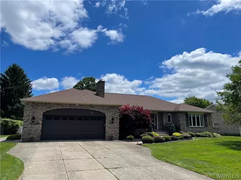 352 Dan Troy Dr, Amherst, NY 14221