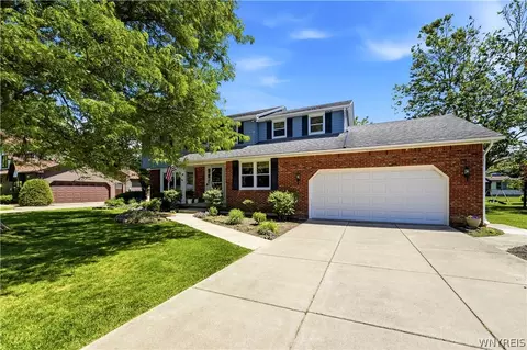 14 Waxwing Ln, East Amherst, NY 14051
