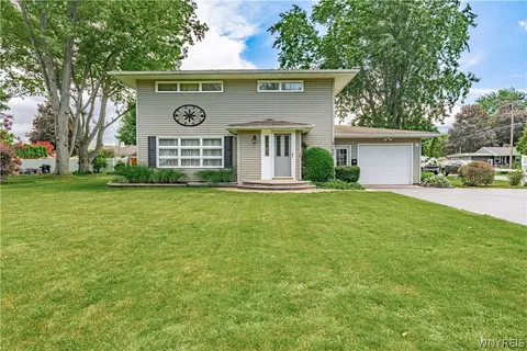 6140 Corwin Ave, Newfane, NY 14108