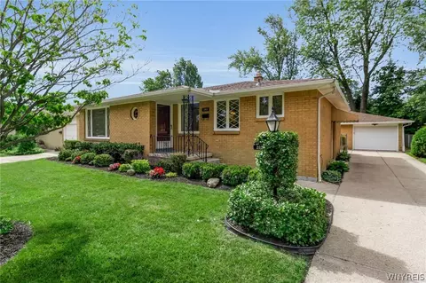 203 Forest Hill Dr, Amherst, NY 14221