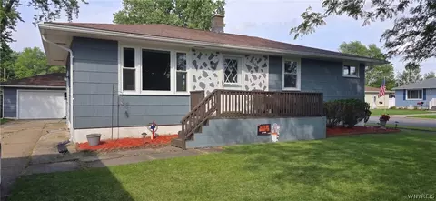 66 Coshway Pl, Tonawanda, NY 14150