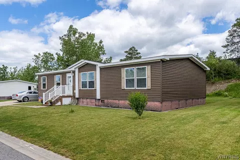 1358 Abby Ln, Alden, NY 14004