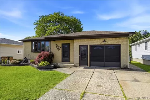 107 Bronx Dr, Cheektowaga, NY 14227