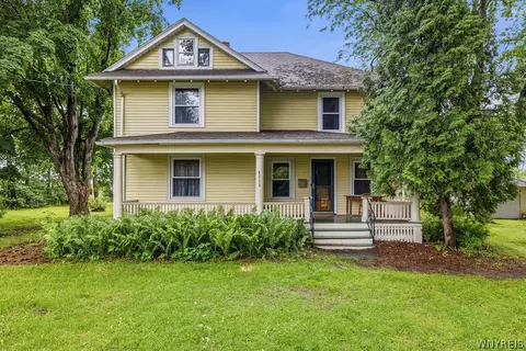 4712 E Lake Rd, Burt, NY 14028