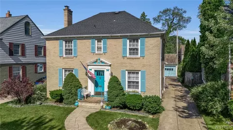 63 Grosvenor Rd, Buffalo, NY 14223