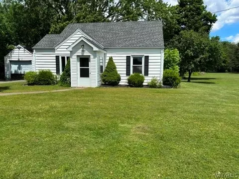 10889 Maple Ridge Rd, Shelby, NY 14103