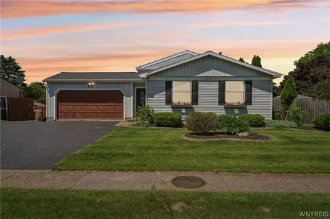 92 Woodgate Dr, Cheektowaga, NY 14227