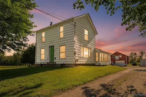 3525 Coomer Rd, Newfane, NY 14108
