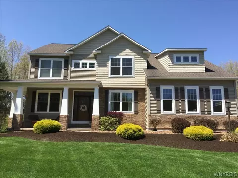 9089 Ashley Landing Dr, Clay, NY 13041