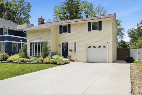 229 Roycroft Blvd, Amherst, NY 14226