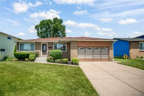 284 Enez Dr, Depew, NY 14043