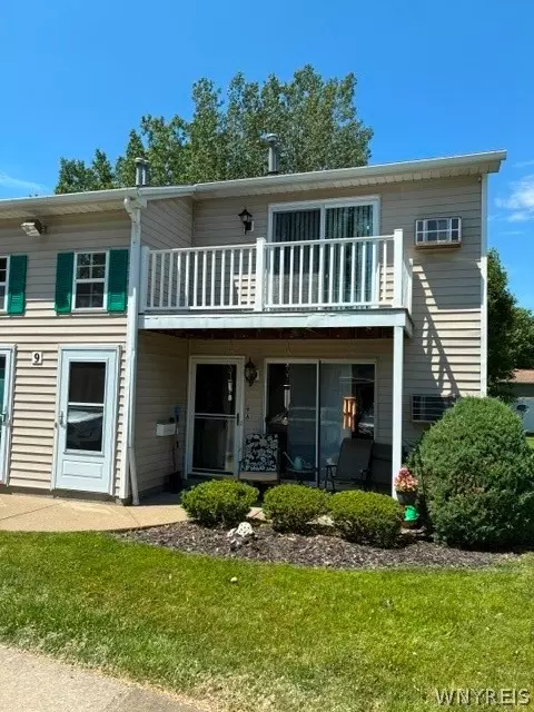 9 Sunmist # B, Amherst, NY 14228