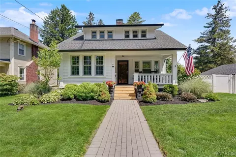 51 Clark St, Orchard Park, NY 14127