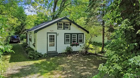 715 Sandy Ave, Evans, NY 14006