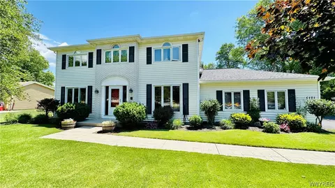 5171 Bronson Dr, Lewiston, NY 14092
