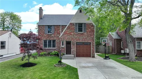 58 Amherstdale Rd, Amherst, NY 14226