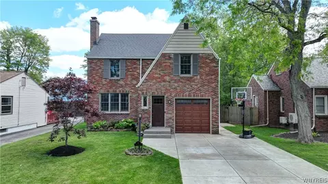 58 Amherstdale Rd, Amherst, NY 14226