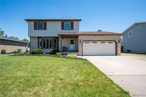 26 Harwood Rd, West Seneca, NY 14224