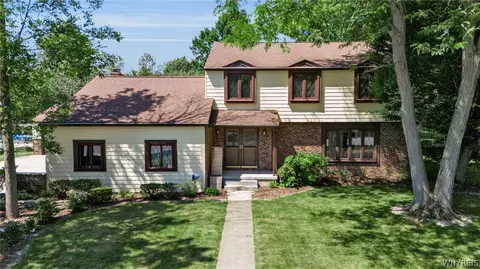 105 Northington Dr, East Amherst, NY 14051