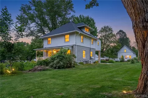 6025 Mckinley Pkwy, Hamburg, NY 14075