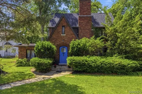 4850 Lewiston Rd, Niagara Falls, NY 14305