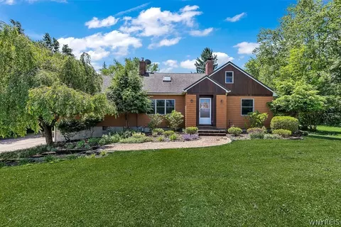 2000 W Blood Rd, Elma, NY 14059