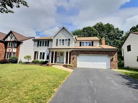 110 Londonderry Ln, Getzville, NY 14068