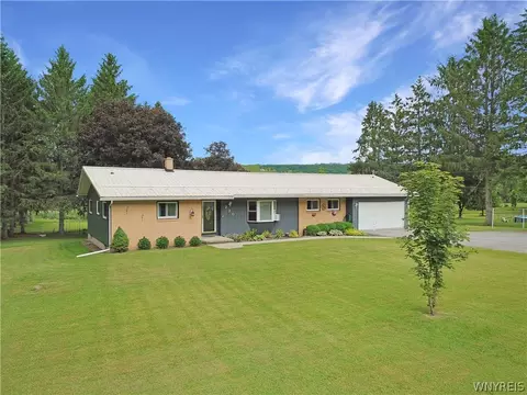 230 Wyoming St, Warsaw, NY 14569