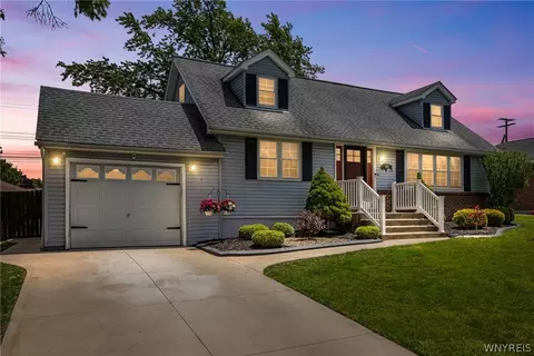 23 Greenbranch Rd, West Seneca, NY 14224
