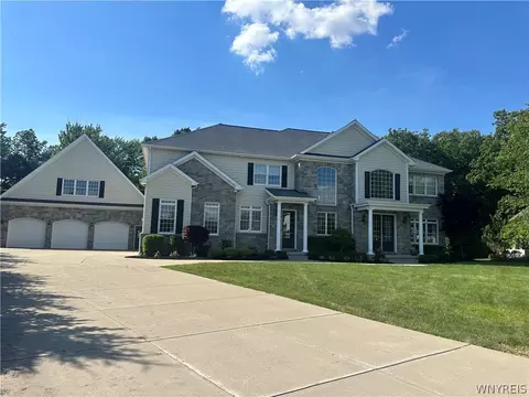 9822 Willowleaf Ct, Clarence, NY 14032