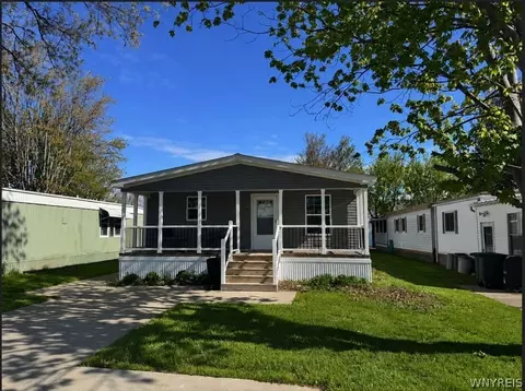840 Nicole Ln, Evans, NY 14006
