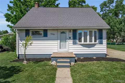 1532 98th St, Niagara Falls, NY 14304