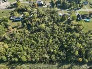 986 Sturgeon Point Rd, Evans, NY 14047