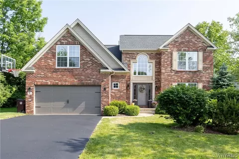 6 Lynchburg Ct, Orchard Park, NY 14127