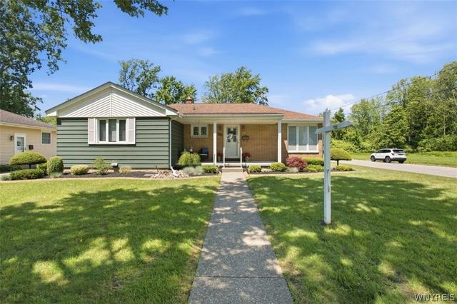 124 Homestead Dr, North Tonawanda, NY 14120