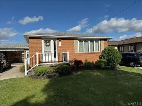 71 Lou Ann Dr, Depew, NY 14043