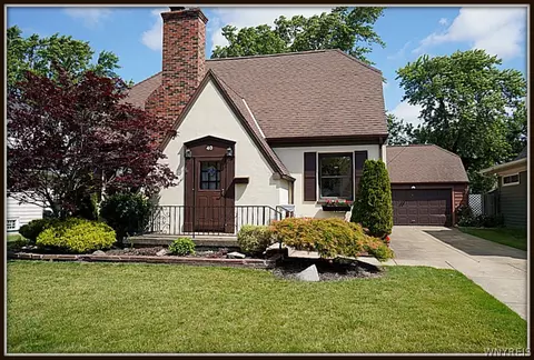 40 Kenton Rd, Buffalo, NY 14217