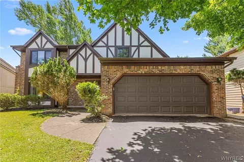 47 Windridge Ct, Amherst, NY 14221