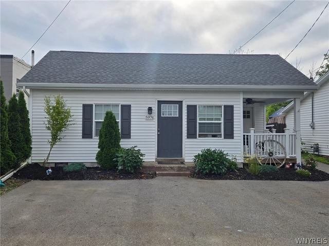 5974 Dover Rd, Lake View, NY 14085