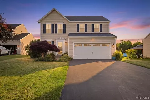 5784 Willow Creek Ln, Cambria, NY 14132