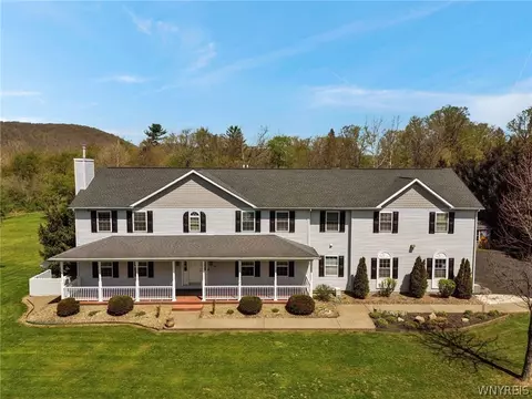 6174 Fairview Ln, Great Valley, NY 14741