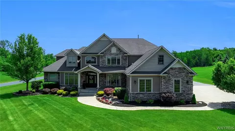 6275 Kraus Rd, Clarence Center, NY 14032