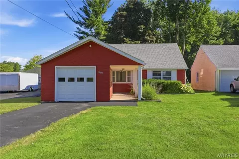3635 Klemer Rd, Wheatfield, NY 14120