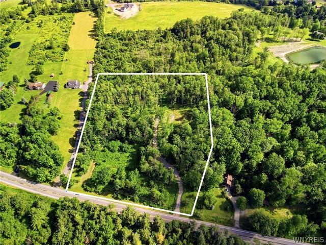 11980 Hunters Creek Rd, Wales, NY 14169