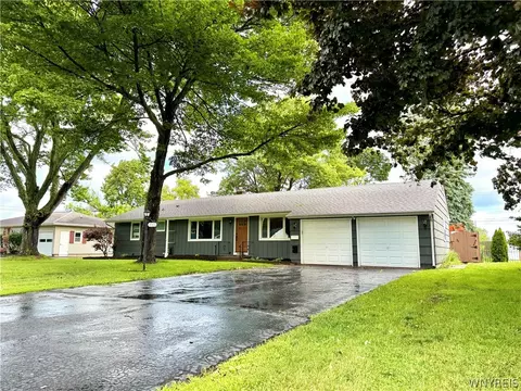 3980 Staley Dr, Hamburg, NY 14075